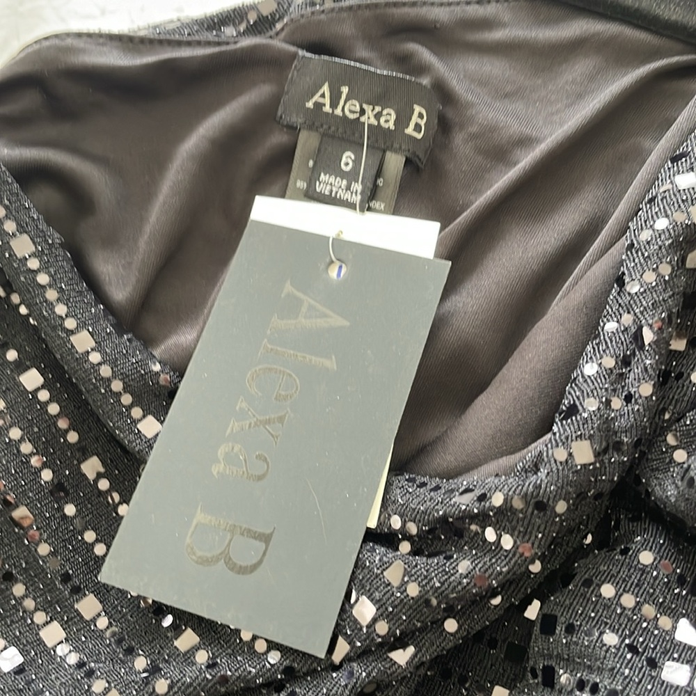 NWT ALEXA B ONE SHOULDER SEQUIN JUMPSUIT - Picture 5 of 6